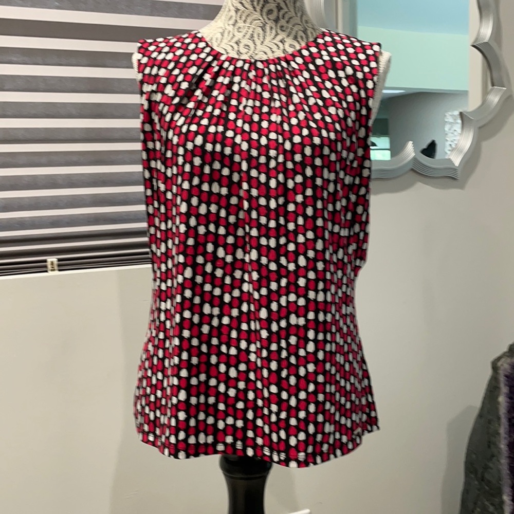 Women’s sleeveless top